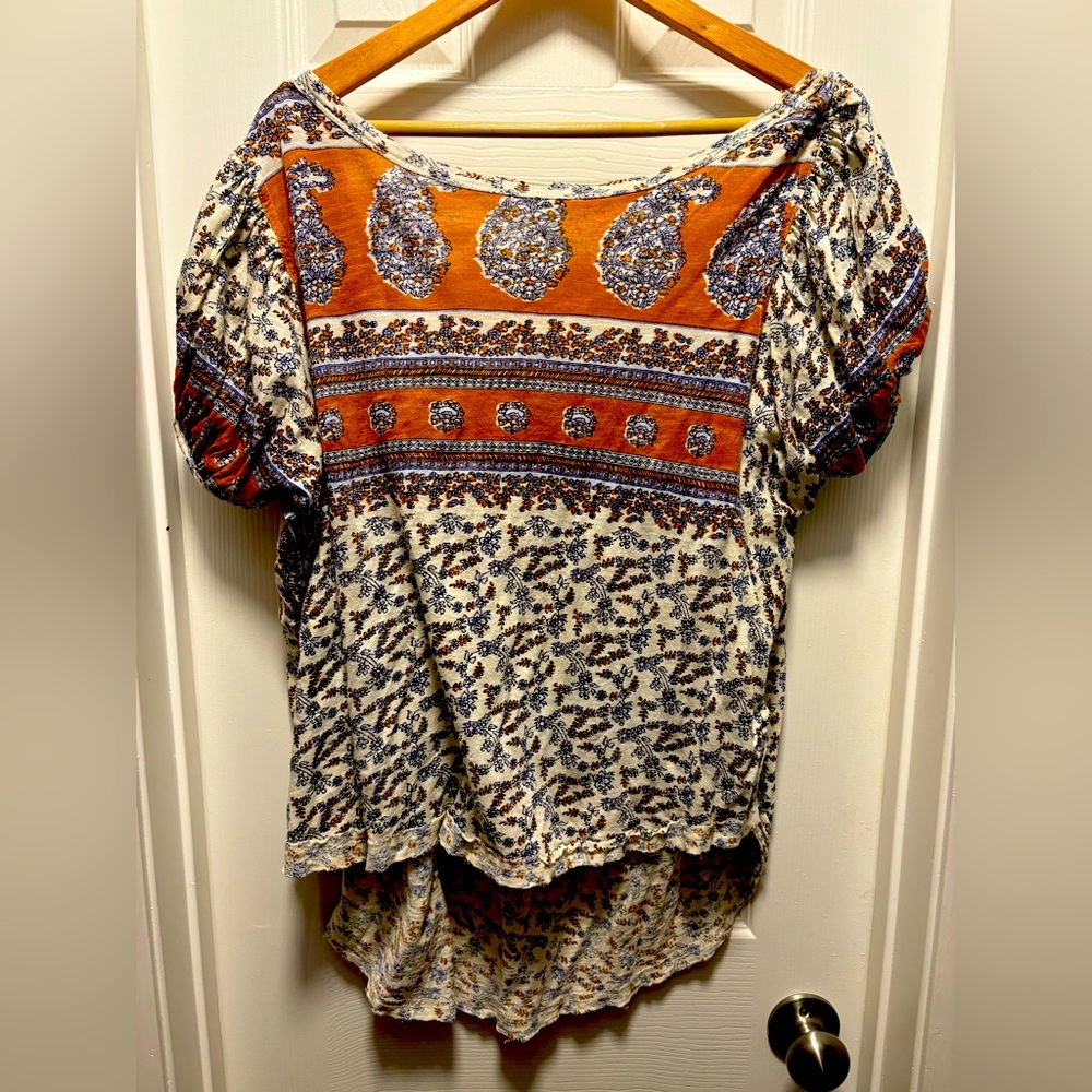 Free People Paisley BoHo Hi Lo Bubble Sleeve Tshirt